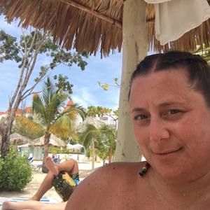 Meet your Posher, Carmina